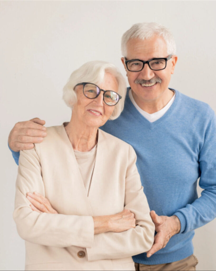 tarcza-z3a Uśmiechnięci seniorzy