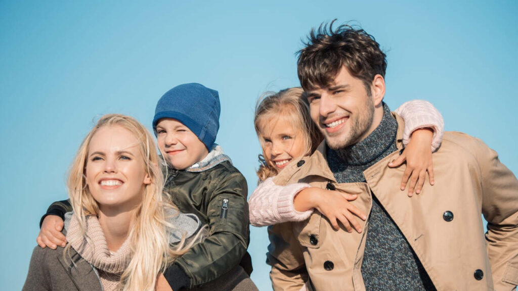 tarcza-z5a Mama i tata z dziećmi w plenerze